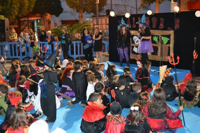 Más de 200 niños disfrutaron de Halloween en la plaza de la Constitución