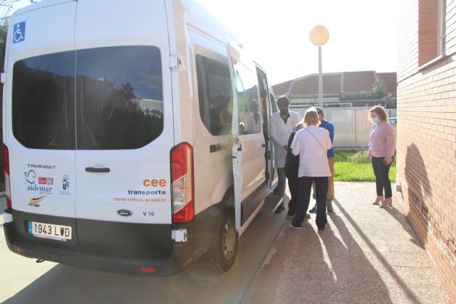 El CEE Aidemar gestiona el transporte de usuarios del Centro de Estancias Diurnas de Lo Pagán