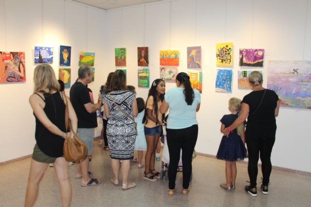 Los alumnos del taller municipal de dibujo y pintura muestran sus obras