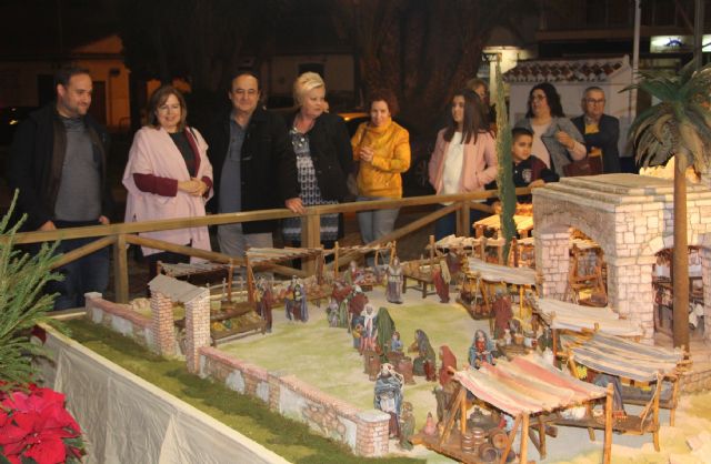 San Pedro del Pinatar comienza la Navidad con la apertura del belén municipal y el encendido del alumbrado