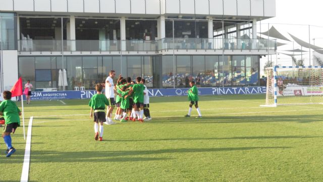 El equipo del colegio San Pedro Apóstol gana la Copa Interescuelas de fútbol 2017