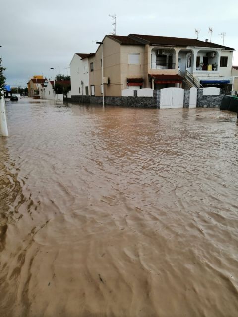 El vecindario de El Mojón se moviliza en contra el proyecto del colector de vertidos cero y de las inundaciones