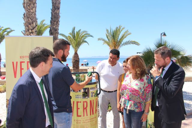 Estrella Levante instala 10 compactadores de latas en el entorno de las playas de San Pedro del Pinatar