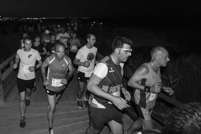 La prueba nocturna Pinatar Full Moon Race congrega a más de 1.000 corredores de todas las edades
