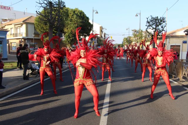 El color y la alegría del Carnaval llenan las calles de San Pedro del Pinatar