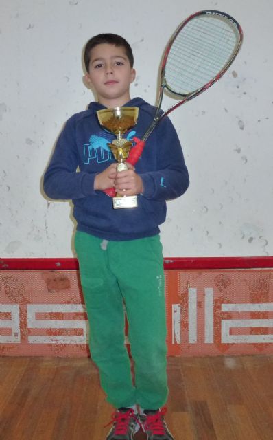 El pinatarense Adrián Gracia se proclama campeón de España sub 11 de squash