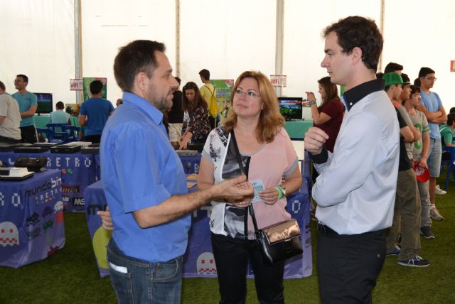 Cientos de personas participan en la I Feria Tecnológica Pinatar Interactiva