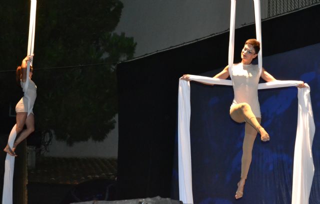 La obra Sfera mostró la evolución del planeta a través de danza, acrobacias y efectos visuales