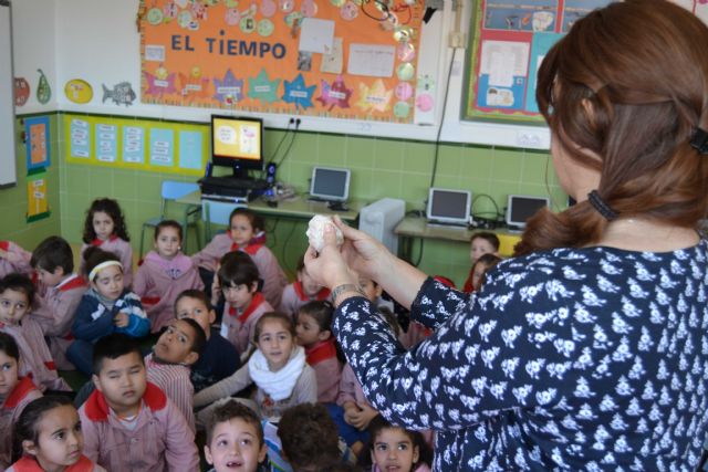 El Ayuntamiento acerca su historia, tradiciones y entorno a los escolares del municipio