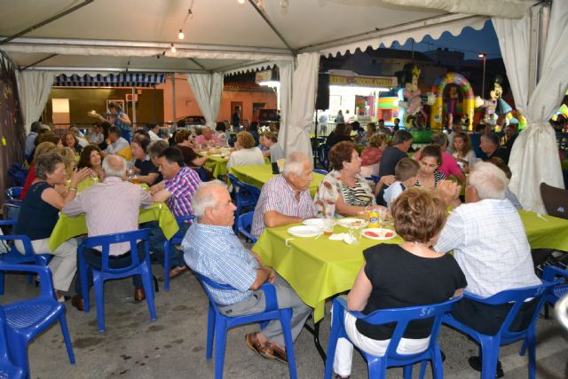 El IV Bando Pinatarense comienza con una gran oferta gastronómica y divertidos espectáculos