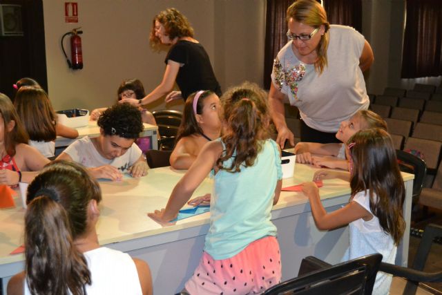 Los niños pinatarenses aprenden jugando con el Programa de Ocio Cultural