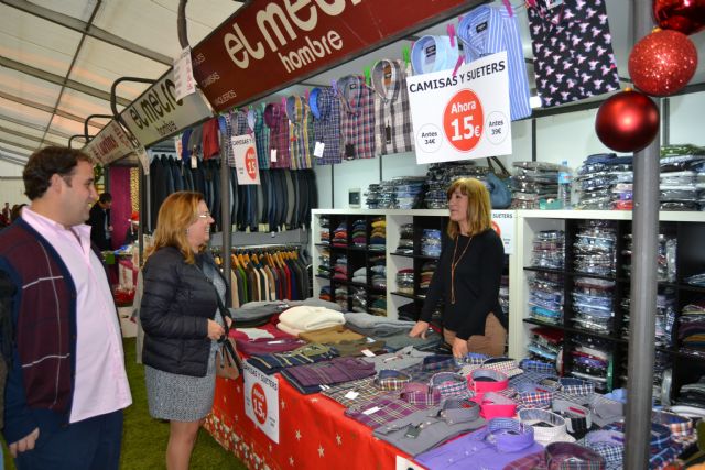 Comienza la IV Feria de Navidad con descuentos y novedades en decenas de comercios