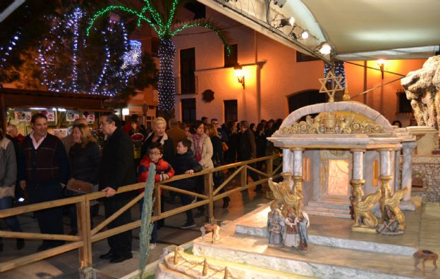 San Pedro del Pinatar da la bienvenida a la Navidad con la apertura del belén y el encendido de las luces