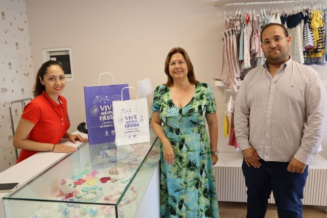 Comercio lanza la campaña “Vive nuestras fiestas” con 10.000 euros en premios por comprar en el municipio