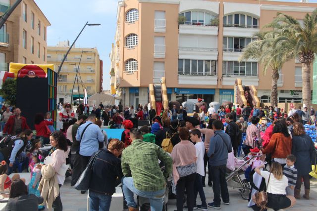 Disfraces, música e hichables en el carnaval infantil de San Pedro del Pinatar