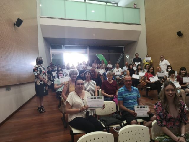 Más de 80 alumnos culminan su formación en cursos de la Universidad Popular de San Pedro del Pinatar