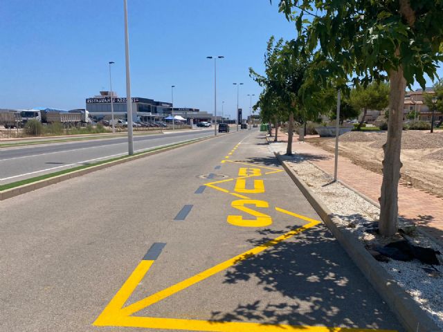 Las playas de La Llana y Torre Derribada contarán con un servicio de autobús gratuito y un aparcamiento disuasorio