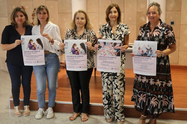 Bienestar Social pone en marcha la I Escuela de familias Promoviendo cambios