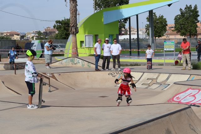 El nuevo club Mar Menor Skate celebra un Halloween sobre ruedas