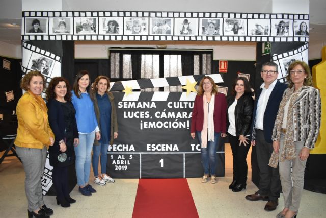 Adela Martínez-Cachá visita el colegio Maspalomas de San Pedro del Pinatar con motivo de su ´Semana Cultural´