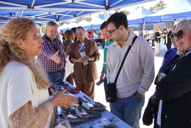 Literatura y teatro visual conquistan el Parque del Mar de Lo Pagán