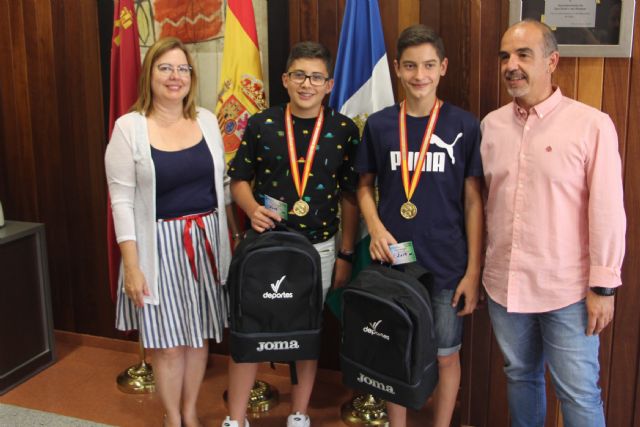 Dos pinatarenses conquistan el campeonato de España infantil de fútbol sala con ElPozo FS