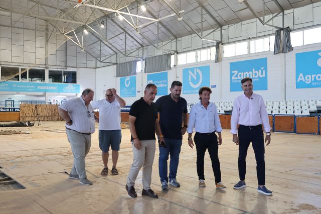 Ayuntamiento y CARM sustituyen el pavimento deportivo del Pabellón Príncipe de Asturias