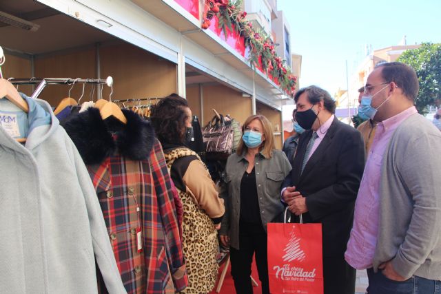 Se inaugura la Feria del Comercio pinantarense con 20 casetas para realizar las compras navideñas