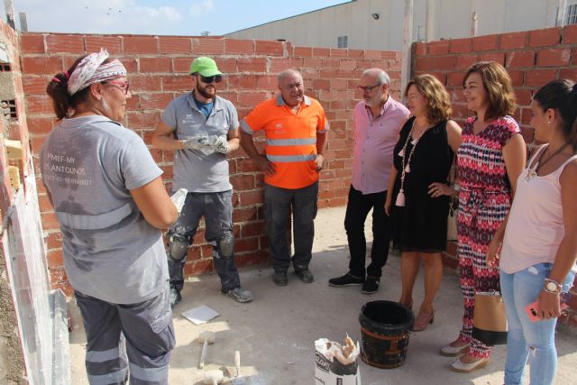 15 desempleados de San Pedro del Pinatar se forman en albañilería con un programa de la Comunidad