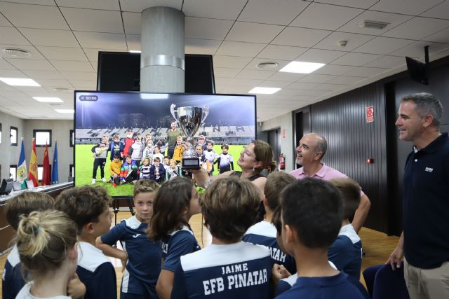 Visitación Martínez recibe al equipo benjamín de Liga Autonómica de la EFB Pinatar