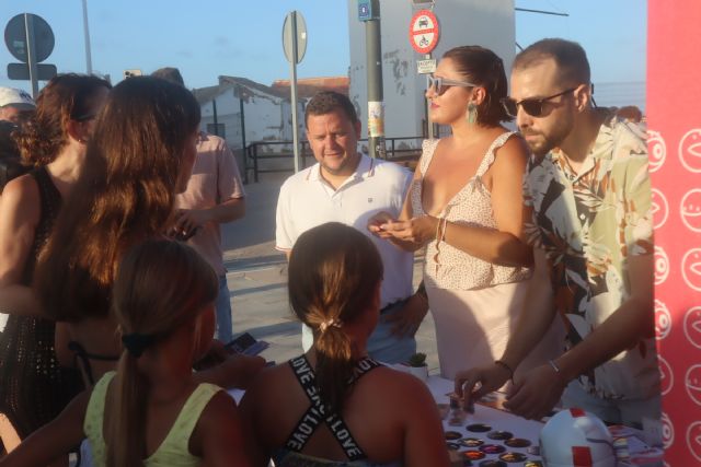 Informan a pie de playa sobre la observación segura del eclipse solar del 12 de agosto