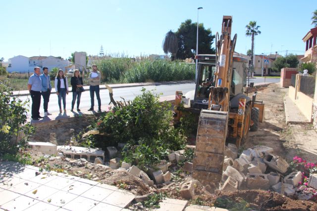 La avenida de Las Salinas contará con una nueva zona verde frente al Centro de Salud