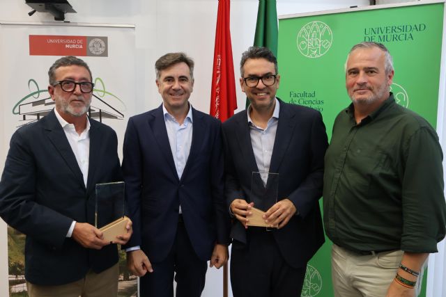 Loterías Perolo y Carlos Moreno, premiados en XII Foro de Empleo y Desarrollo local