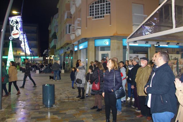 La Navidad comienza en San Pedro del Pinatar con la inauguración del Belén y el encendido navideño