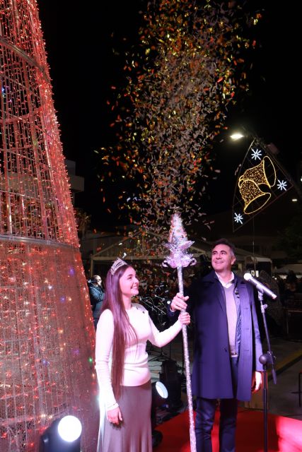 San Pedro del Pinatar ilumina el Pueblo de la Navidad
