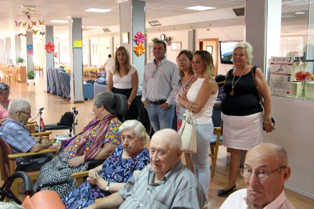 Visita a la Residencia de mayores de Mensajeros de la Paz