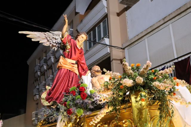 La procesión del Santo Entierro inunda las calles de San Pedro del Pinatar de dolor, oración y fe