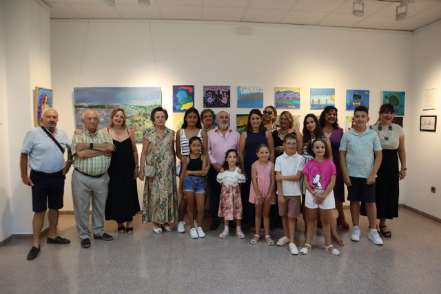 La exposición 'Litoral' muestra los trabajos de los talleres de arte impartidos por José Semitiel