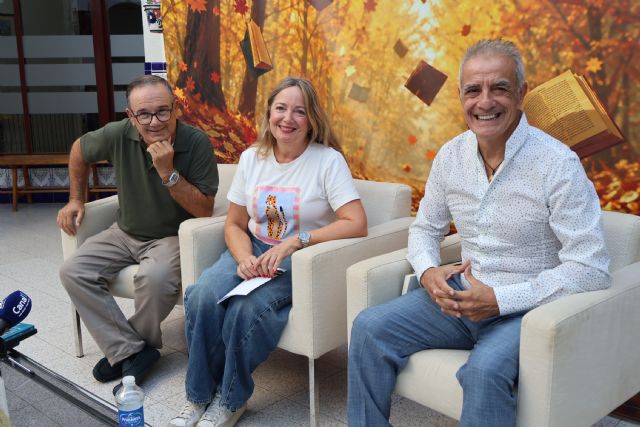 Juan Cayuela y Tomás Guillén acercan sus obras al público en el Otoño literario