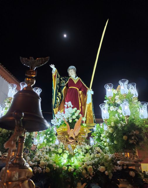 San Juan Evangelista protagoniza la imagen ganadora del concurso de fotografía de Semana Santa