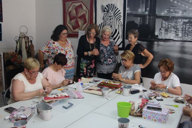 La asociación Patchwork Mar Menor muestra sus trabajos