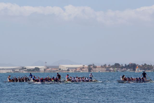 Cerca de 300 palistas y más de 50 embarcaciones compiten en la Regata Autonómica de Dragon Boat