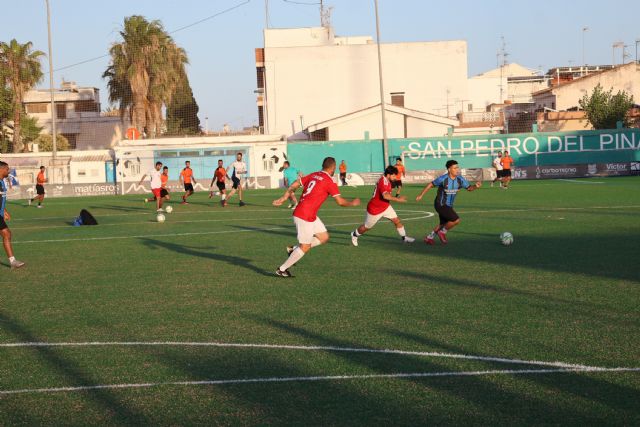 El Trofeo Alcalde de Fútbol 7 reúne a 12 equipos de veteranos durante las Fiestas Patronales de San Pedro del Pinatar