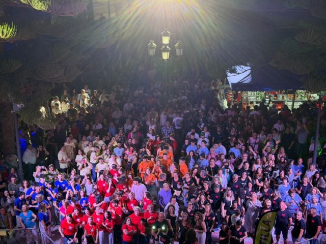San Pedro del Pinatar da el pistoletazo de salida a sus Fiestas Patronales con un multitudinario chupinazo