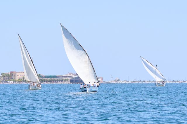 Conchita y Joven Josefa revalidan sus triunfos en la IV Regata de Laudes Virgen del Carmen