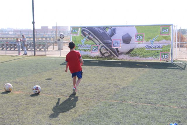 Las instalaciones del polideportivo municipal han acogido la primera edición del torneo Pinatar Fútbol Crack