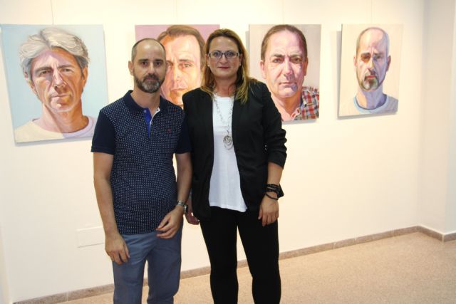 Sebastián García cartografía el rostro humano en la exposición 'Retratos'