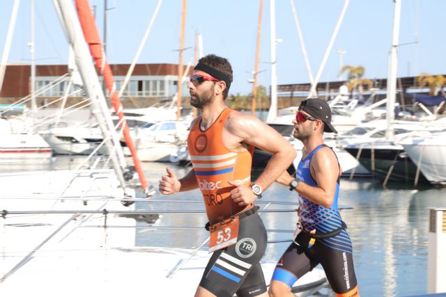 Luis Santos y Amelia Ayuso conquistan el XI Triatlón Sprint Marina de Las Salinas