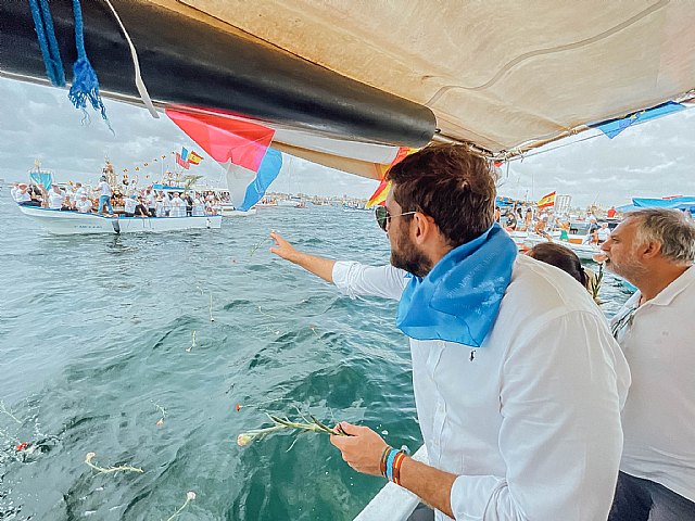 Antelo defiende a los pescadores en San Pedro y explica: “Hay que acabar una a una con todas las políticas socialistas y eso solo lo va a hacer VOX”