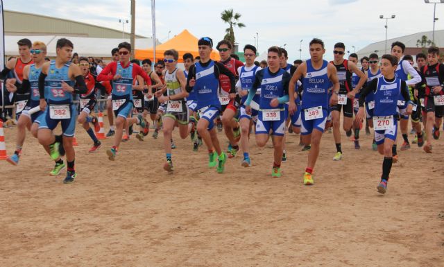 Más de 340 escolares participan en la final regional de Duatlón en San Pedro del Pinatar